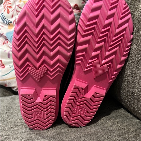 Tamarack Black and Pink Winter Boots Kids 4 - Picture 6 of 6